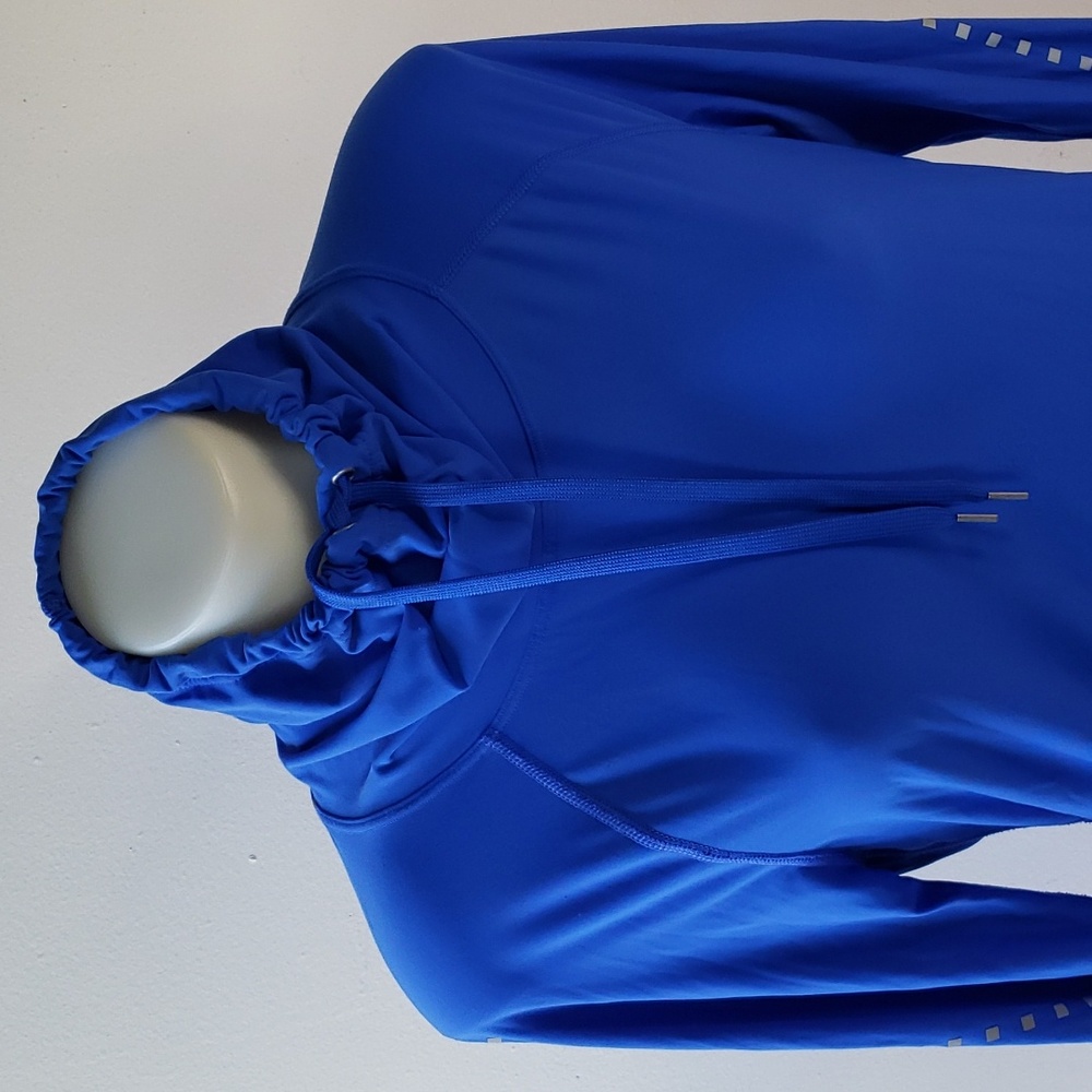 Cobalt blue long sleeve turtleneck running jacket